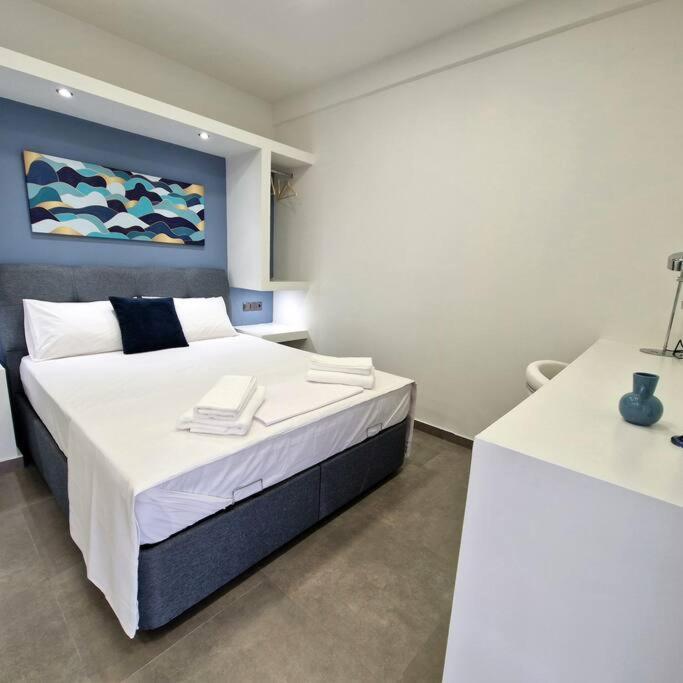Farisma - Bright And Central Apt In Kalamata Bagian luar foto